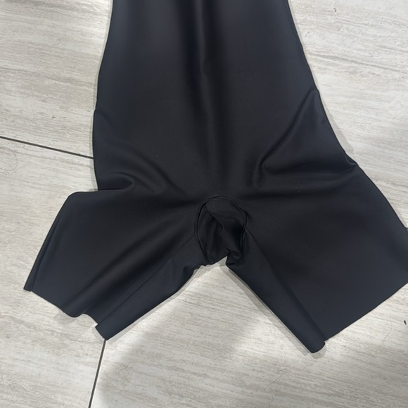 SKIMS BODY CORE SCULPT HIGH-WAISTED SHORT size Large - Picture 9 of 10